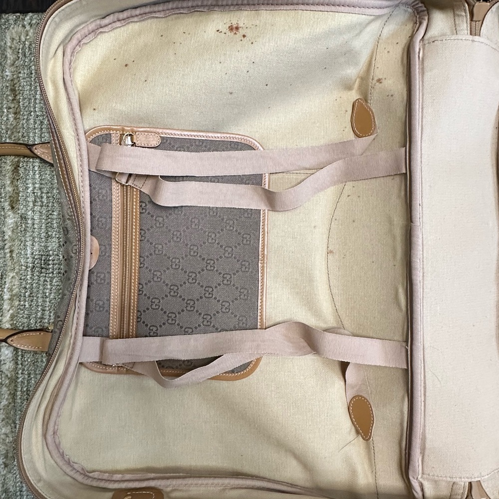 Gucci Brown Monogram Travel Bag - Picture 10 of 16